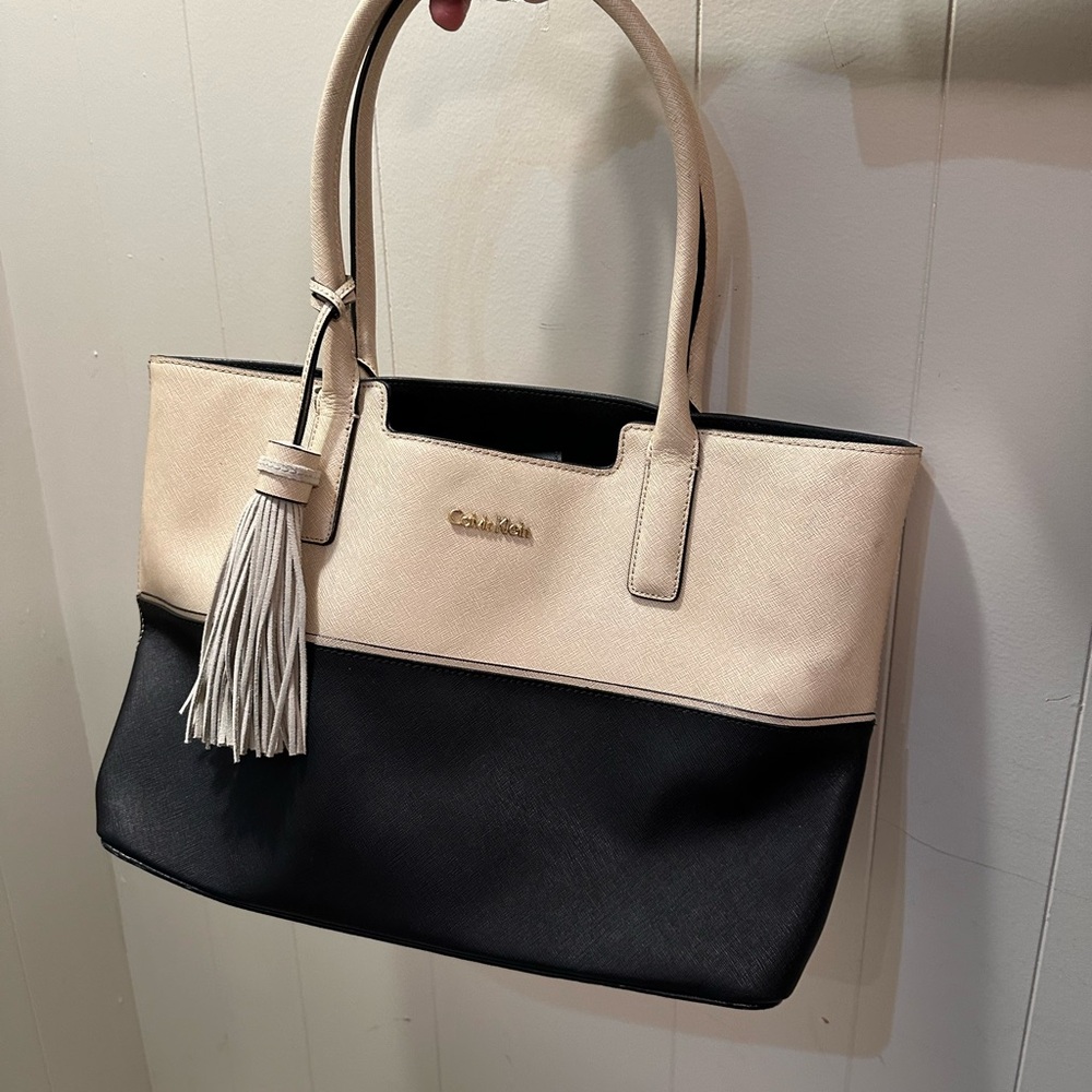 Calvin Klein tote bag Color: black and cream